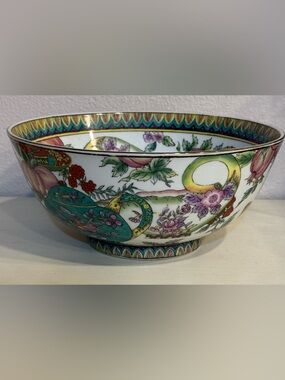 Vintage Chinese porcelain bowl